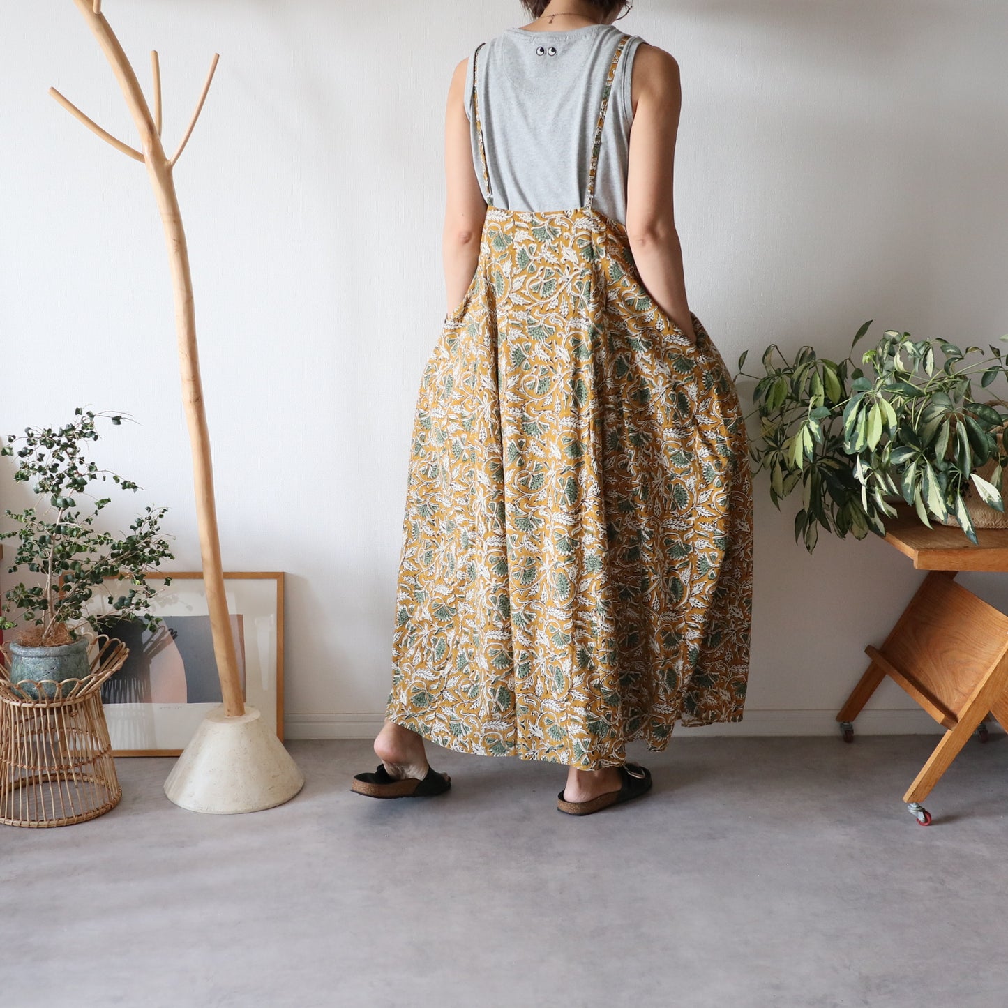 《受注》裾ゆれフレアキャミワンピース【mustard brown】