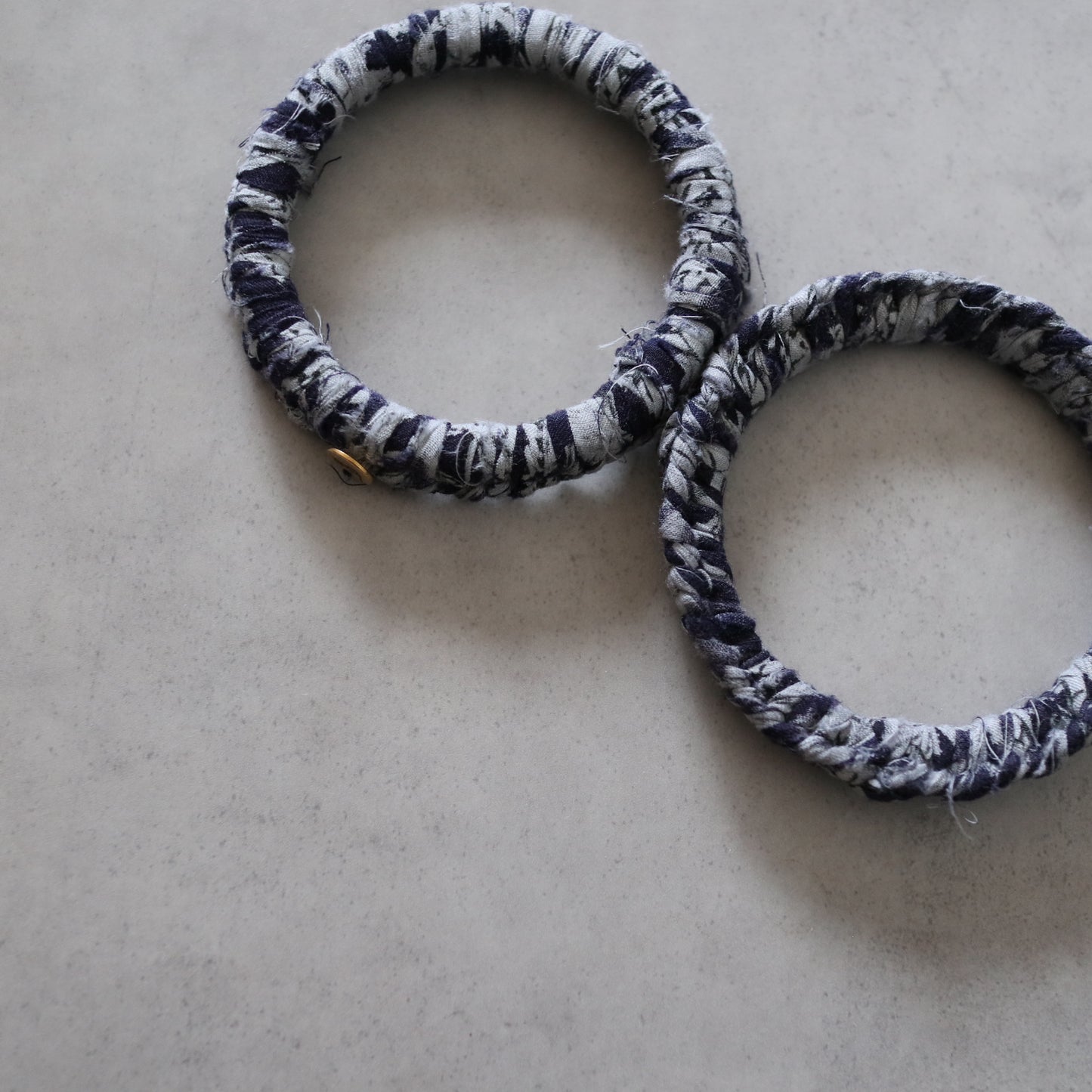 チャリティーバングル【navy & gray】送料無料