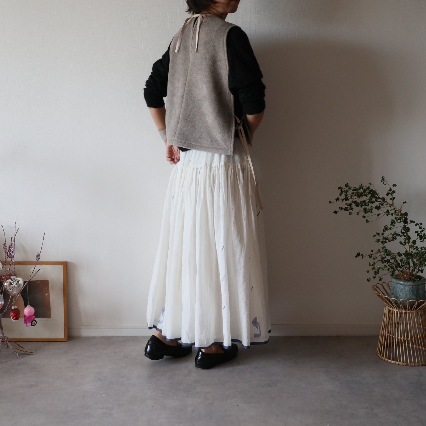 ふんわりあたたか side ribbon vest【moku brown】