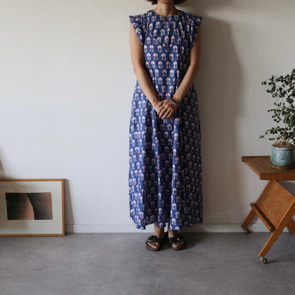 すっきりシルエットの裾ゆれフレアキャミワンピース【blue】ゴム無し