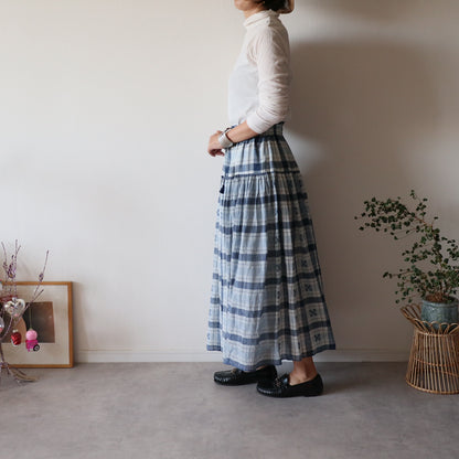 手織りジャムダニ綿の風纏うボリュームスカート【blue check】