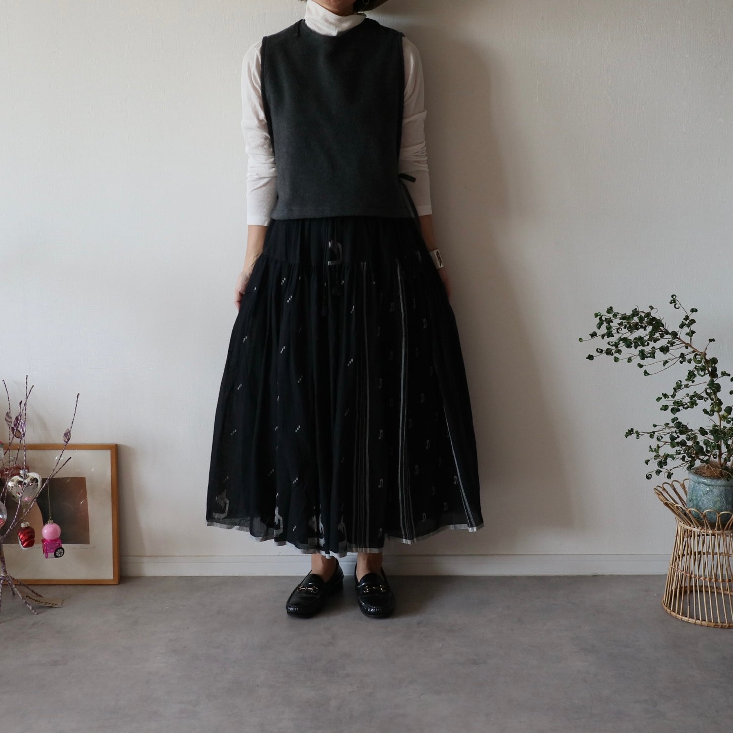 ふんわりあたたか side ribbon vest【charcoal】