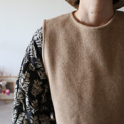 ふんわりあたたか side ribbon vest【camel】