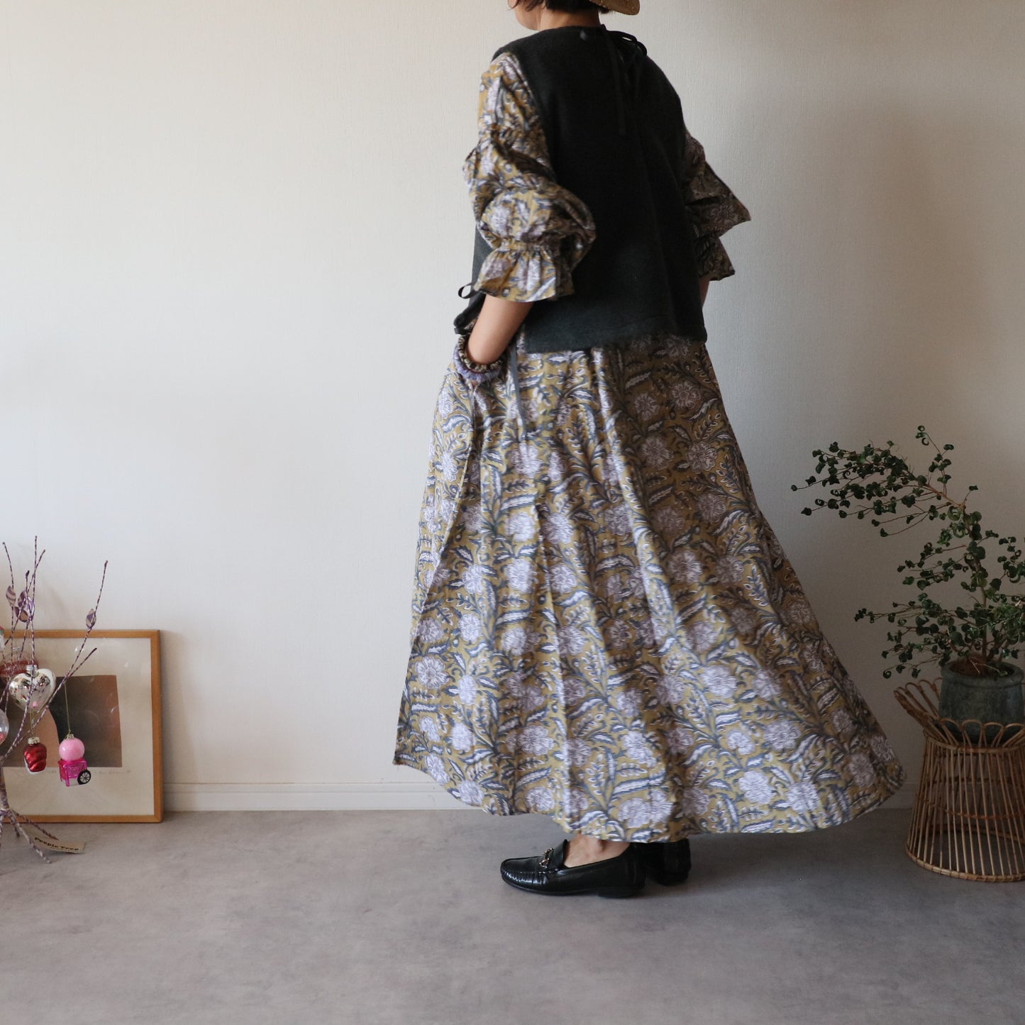 ふんわりあたたか side ribbon vest【charcoal】