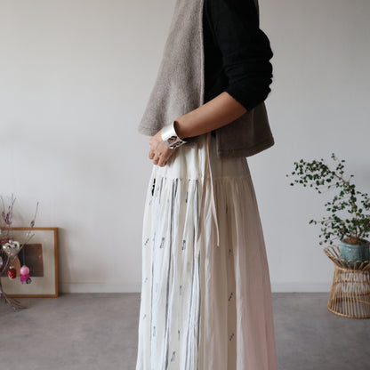 ふんわりあたたか side ribbon vest【moku brown】