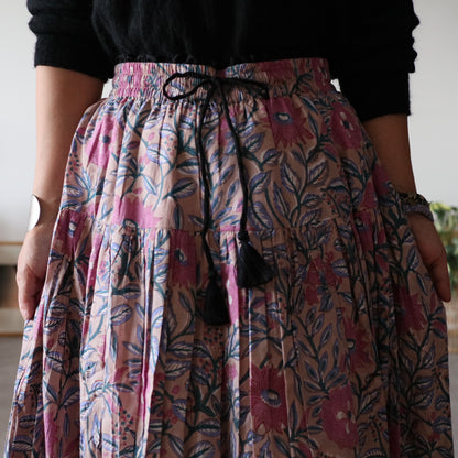 しなやかボリュームのティアードスカート -beige-