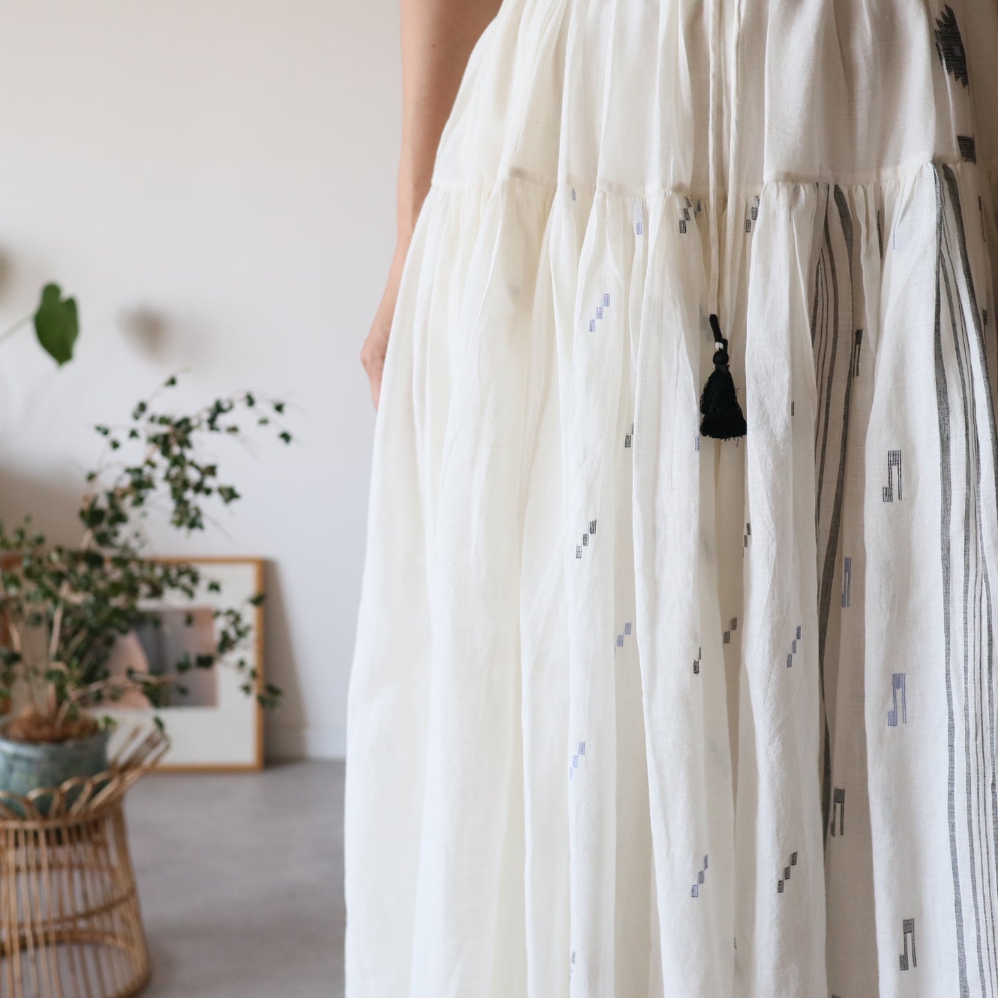 手織りジャムダニ綿の風纏うボリュームスカート【white】