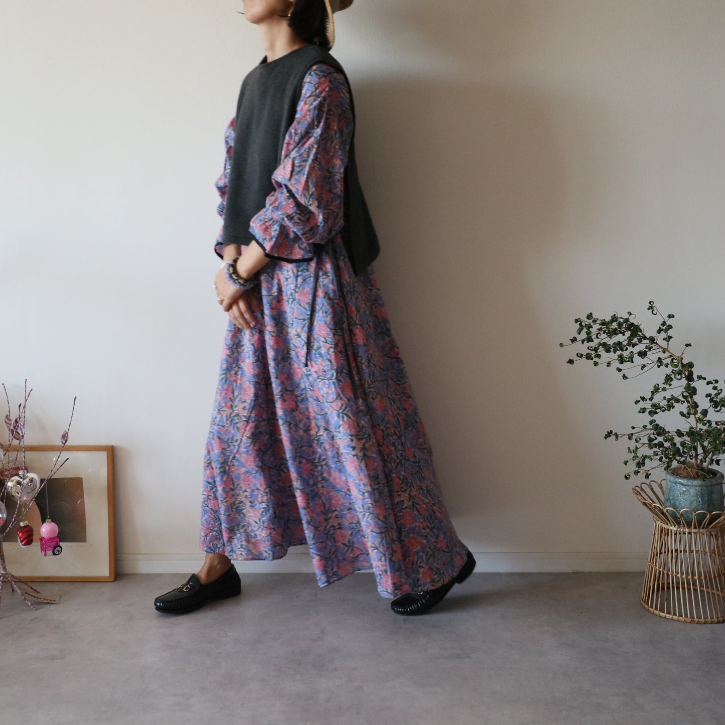 ふんわりあたたか side ribbon vest【charcoal】