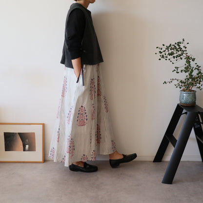 すっきりシルエットの裾ゆれフレアキャミワンピース【ice green】