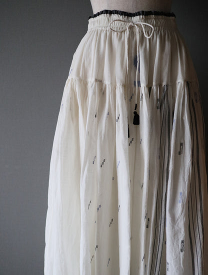 手織りジャムダニ綿の風纏うボリュームスカート【white】