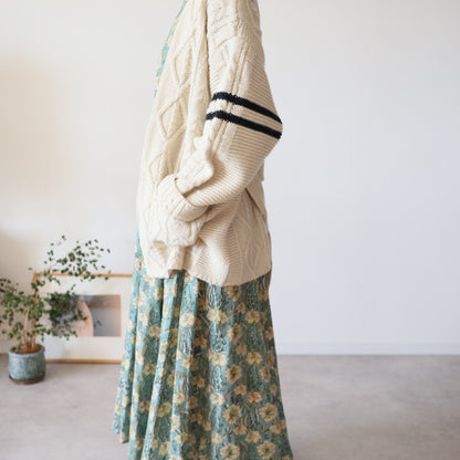 《受注》すっきりシルエットの裾揺れフレアワンピース【light green】