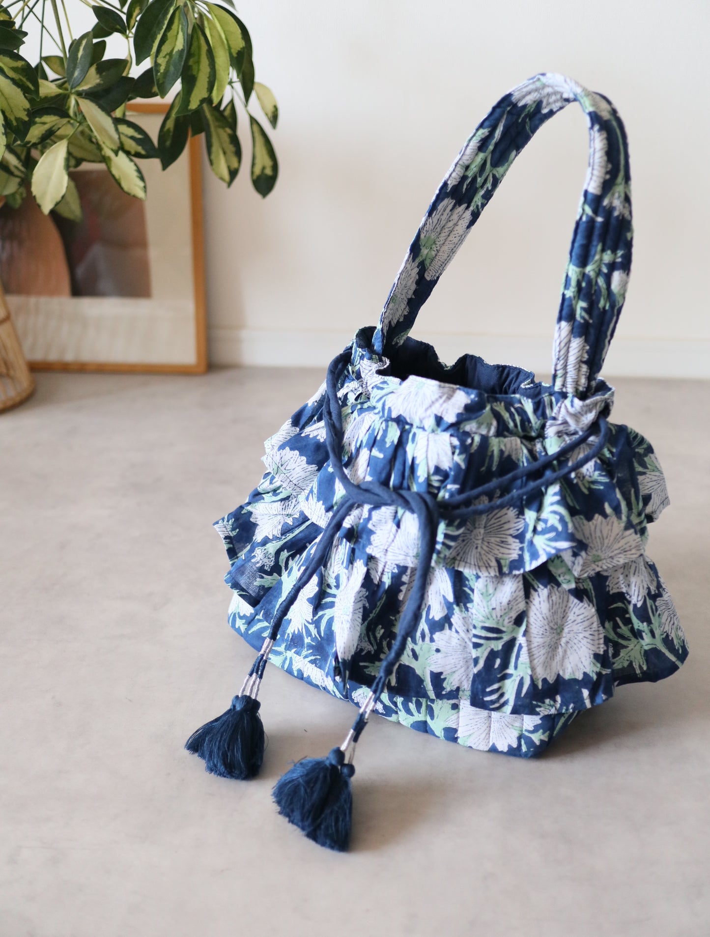 《即納》軽やかフリルの2wayキルトbag【navy】