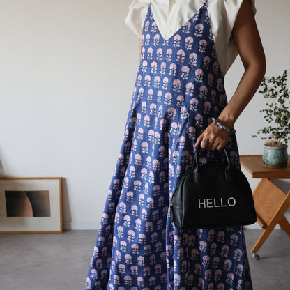 すっきりシルエットの裾ゆれフレアキャミワンピース【blue】ゴム無し