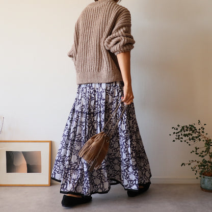 しなやかボリュームのティアードスカート -smoky navy-