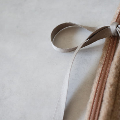 ふんわりあたたか side ribbon vest【camel】