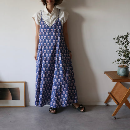 すっきりシルエットの裾ゆれフレアキャミワンピース【blue】ゴム無し