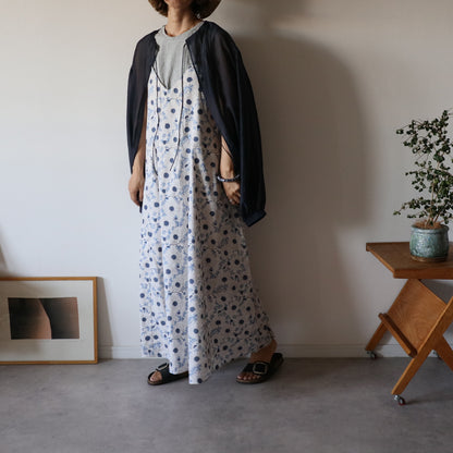 《即納》すっきりシルエットの裾ゆれフレアキャミワンピース【white】