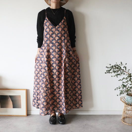 【即納・受注】すっきりシルエットの裾ゆれフレアキャミワンピース【light navy】