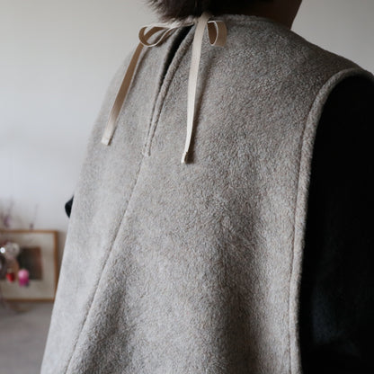 ふんわりあたたか side ribbon vest【moku brown】