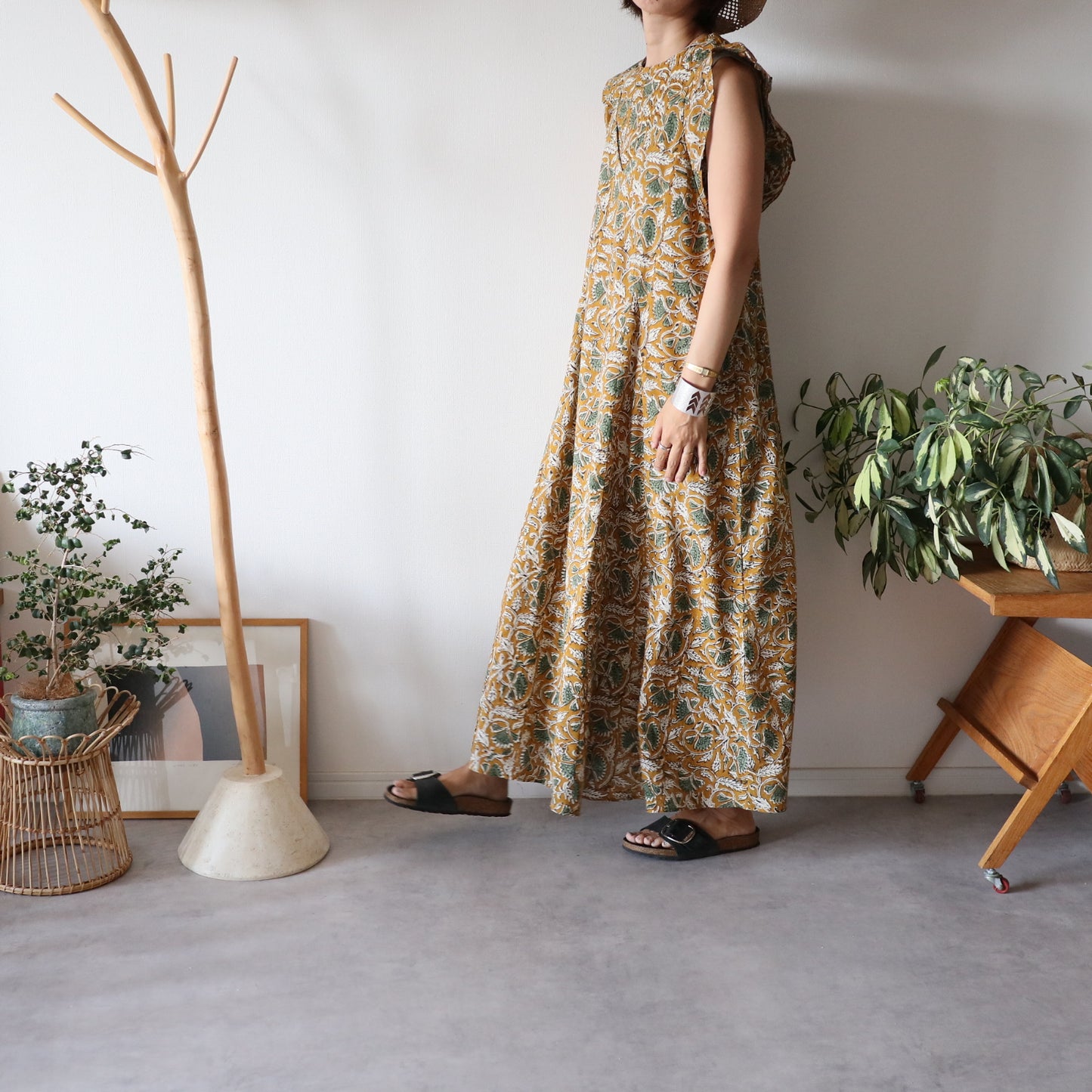 《受注》裾ゆれフレアキャミワンピース【mustard brown】
