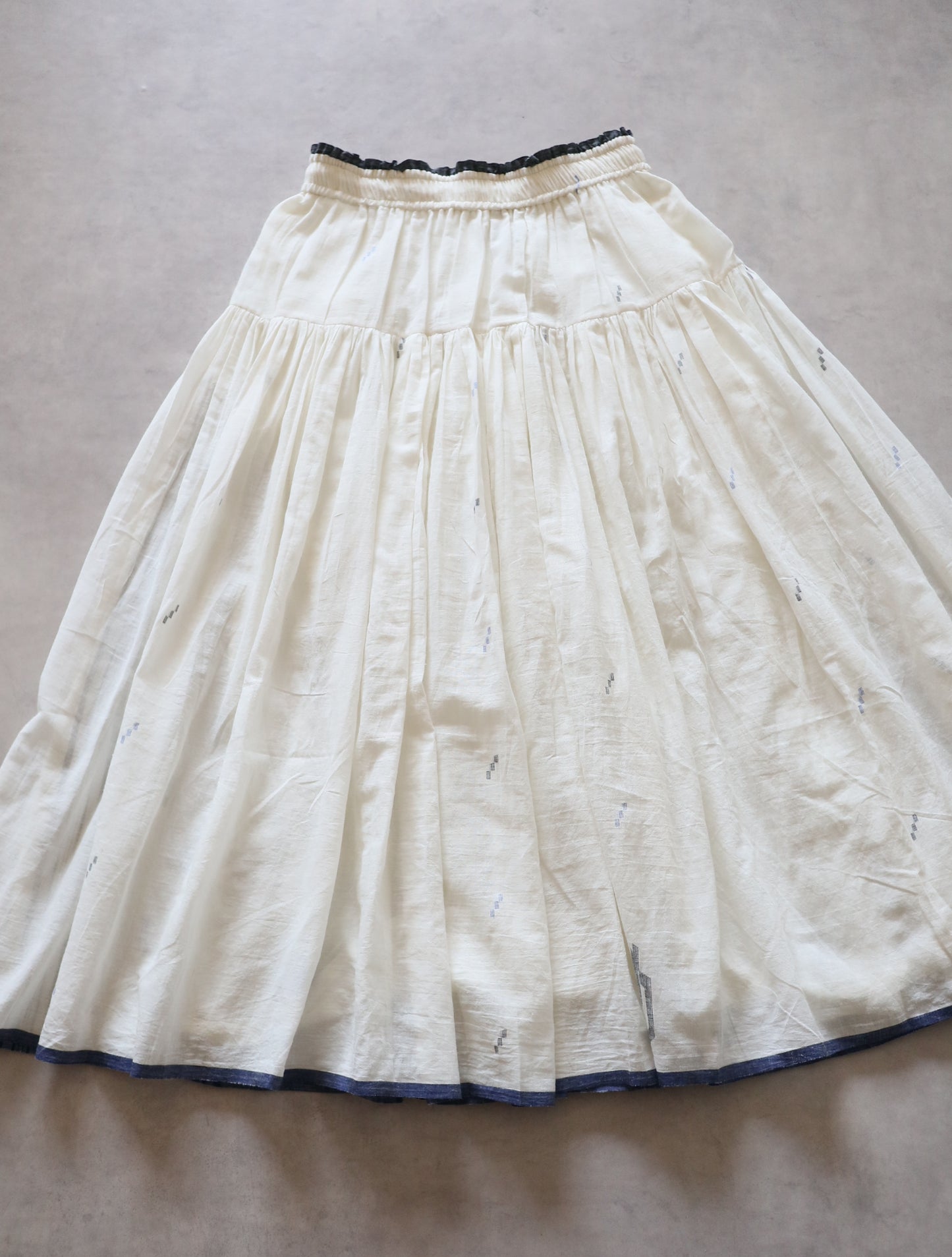 手織りジャムダニ綿の風纏うボリュームスカート【white】