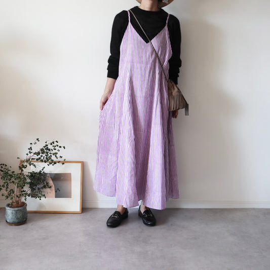 《即納》すっきりシルエットの裾ゆれフレアキャミワンピース【purple stripe】