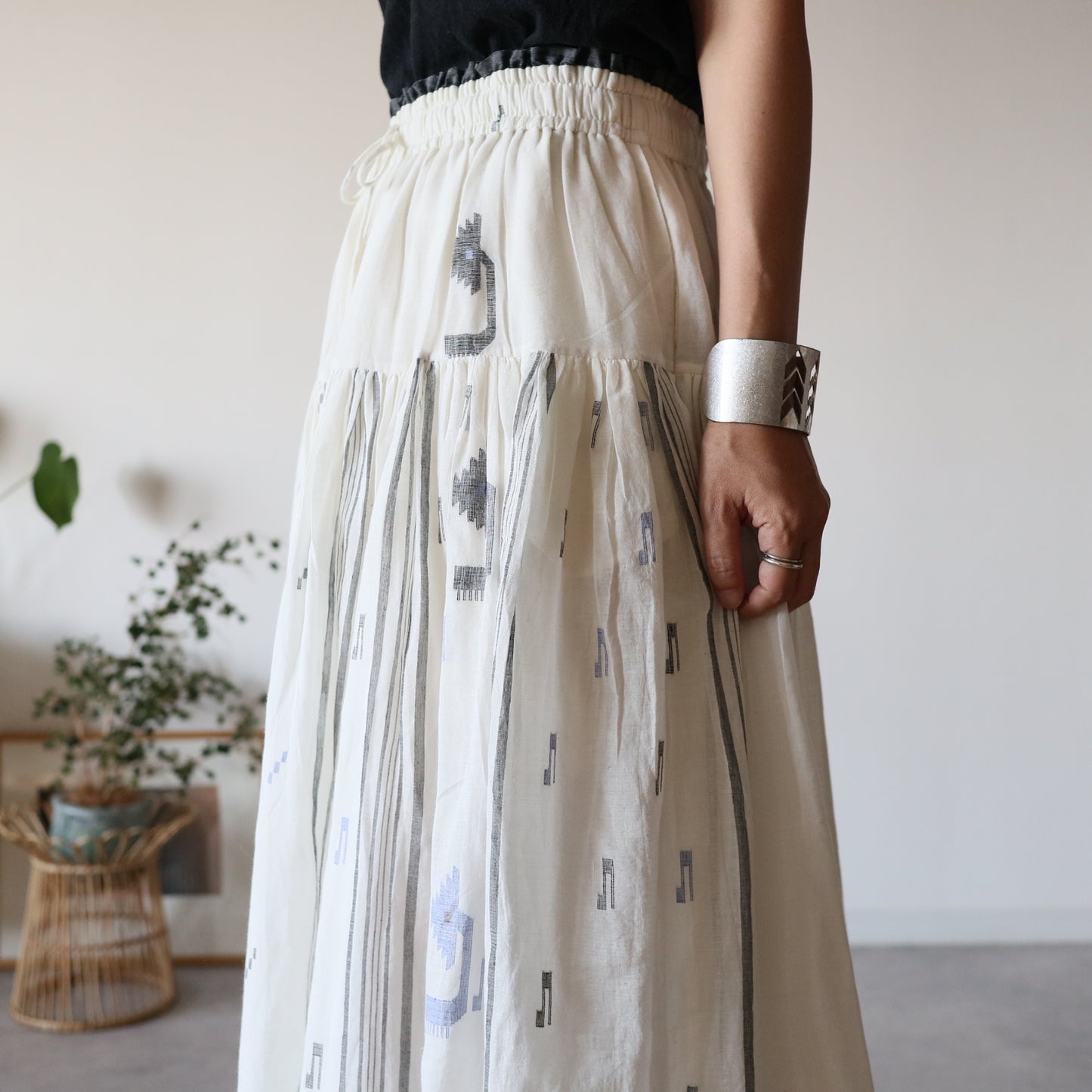 手織りジャムダニ綿の風纏うボリュームスカート【white】