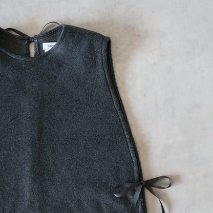 ふんわりあたたか side ribbon vest【charcoal】