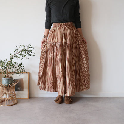 しなやかボリュームのティアードスカート -brown stripe-