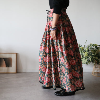 しなやかボリュームのティアードスカート -green-