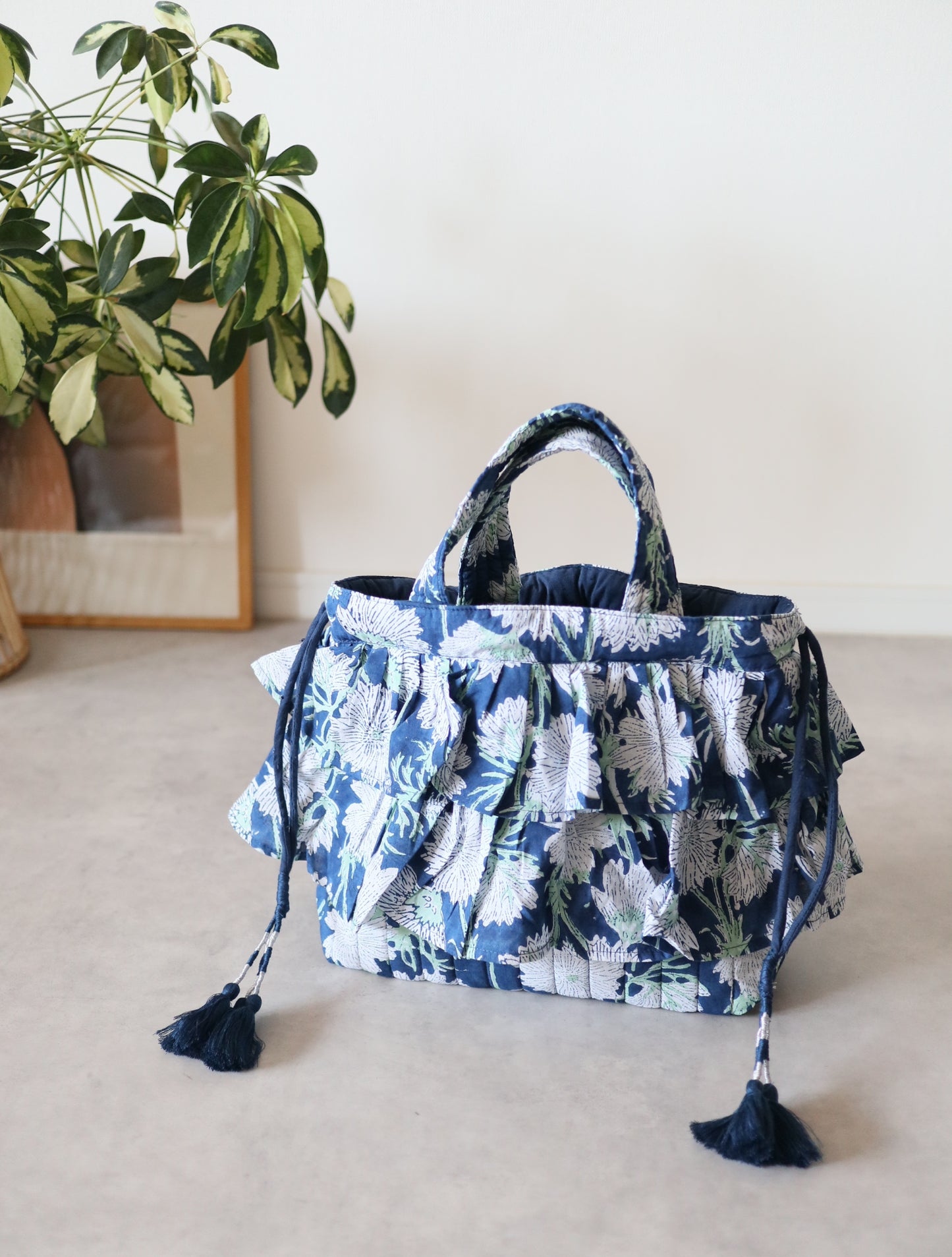 《即納》軽やかフリルの2wayキルトbag【navy】