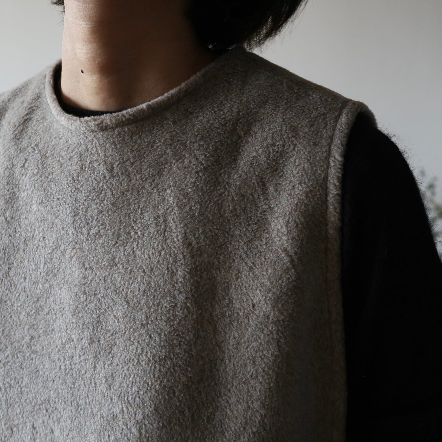 ふんわりあたたか side ribbon vest【moku brown】