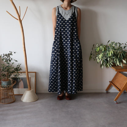 《即納》裾ゆれフレアキャミワンピース【deep navy】