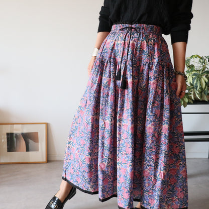 しなやかボリュームのティアードスカート -chai pink-