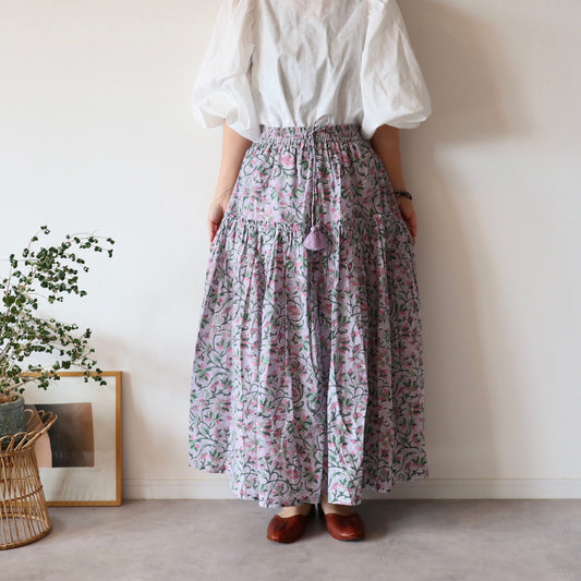 しなやかボリュームのティアードスカート -lavender-