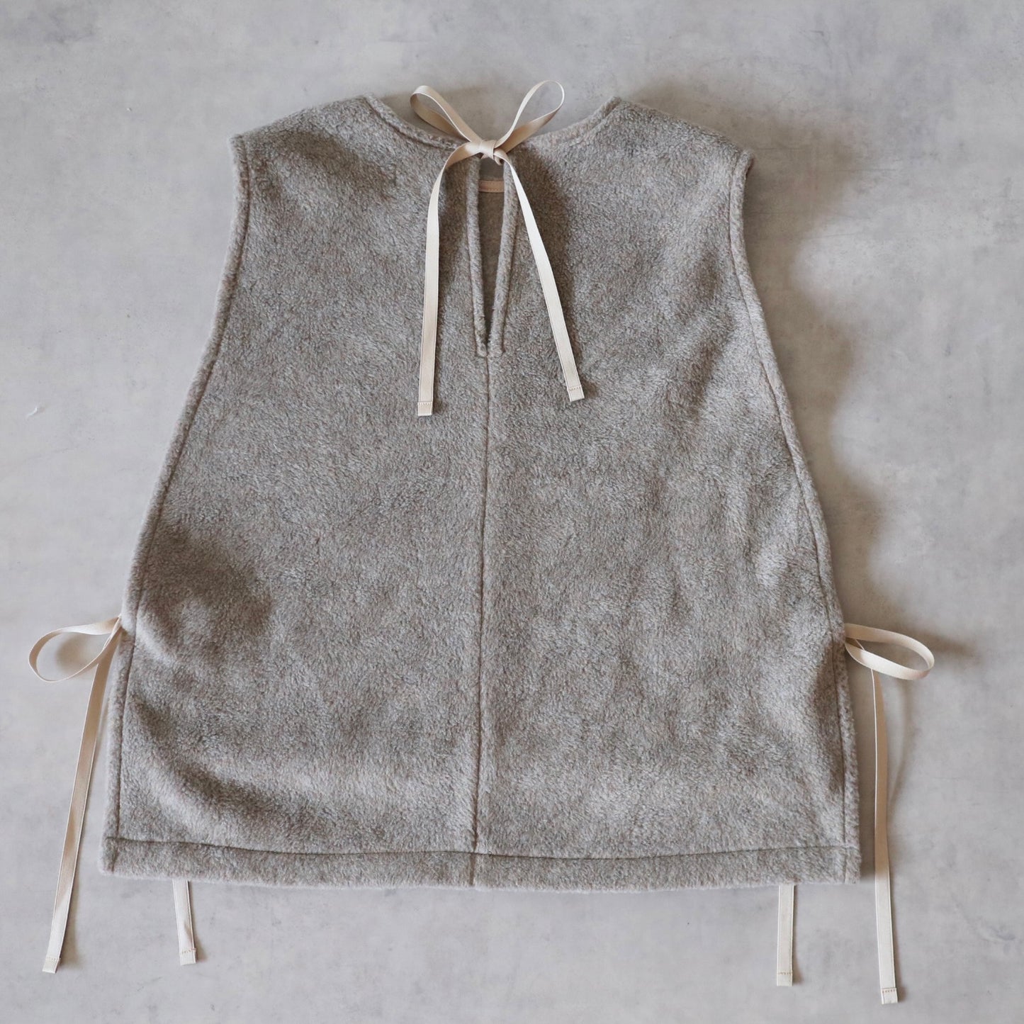 ふんわりあたたか side ribbon vest【moku brown】