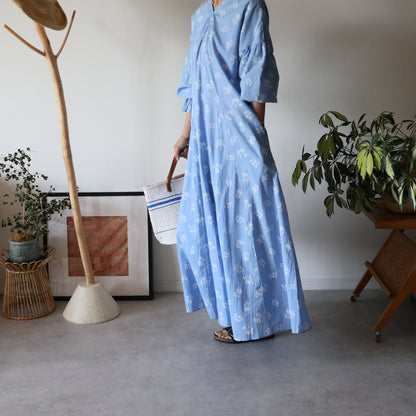 《basic size》すっきりシルエットの裾揺れフレアワンピース【blue】