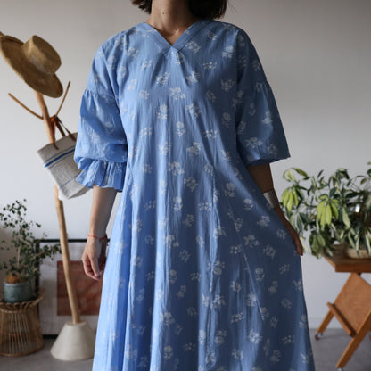 《basic size》すっきりシルエットの裾揺れフレアワンピース【blue】