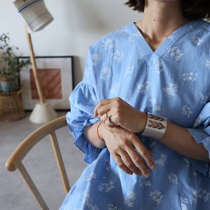 《basic size》すっきりシルエットの裾揺れフレアワンピース【blue】