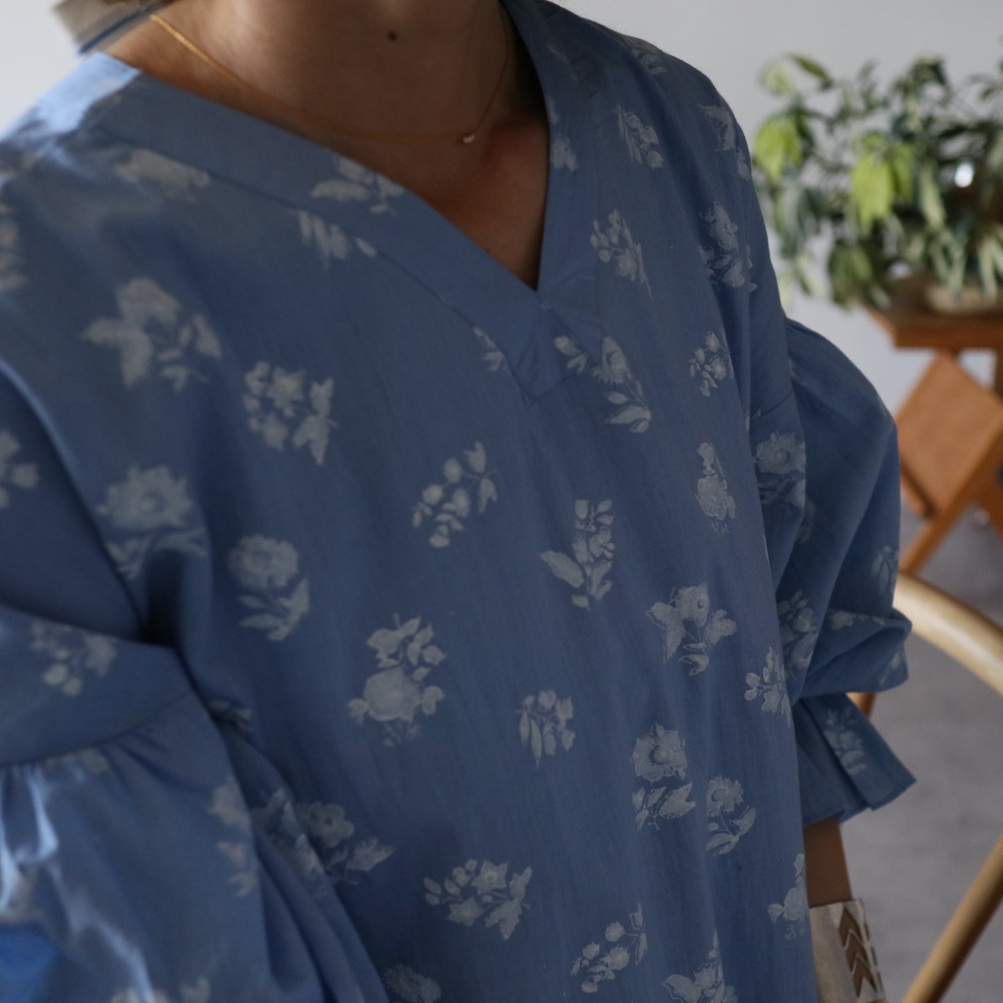 《basic size》すっきりシルエットの裾揺れフレアワンピース【blue】